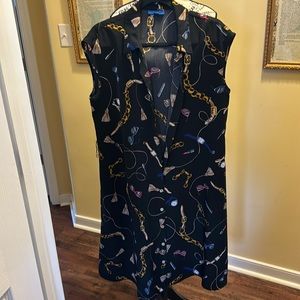 Size large ladies dress apartment nine many details on this good condition